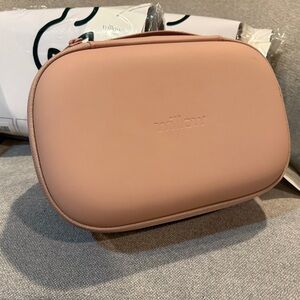 NWT Multiple Colors: Willow Pump Anywhere Travel Case